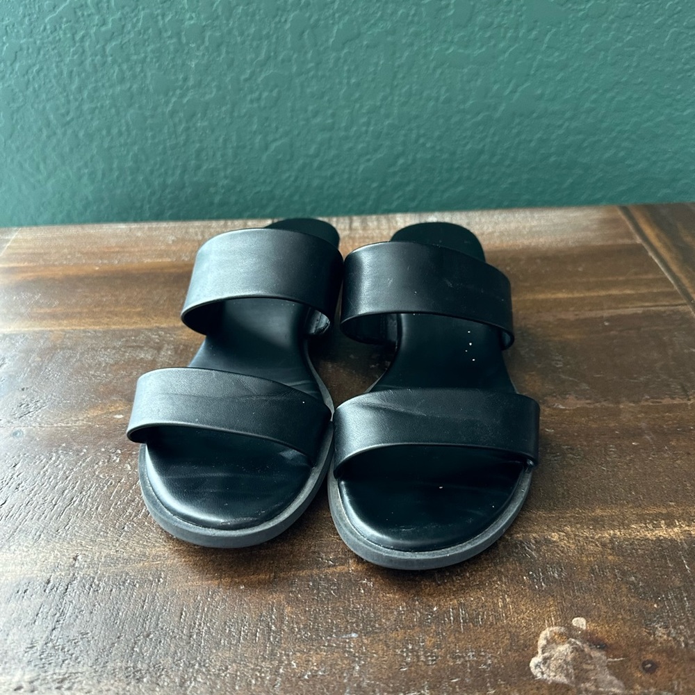 Lc Lauren Conrad sunstone wome’s slide sandals